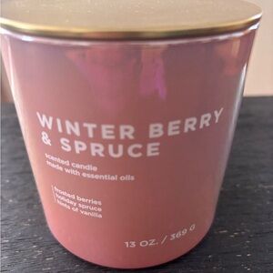 Sonoma Winter Berry & Spruce Candle - Pink and Gold